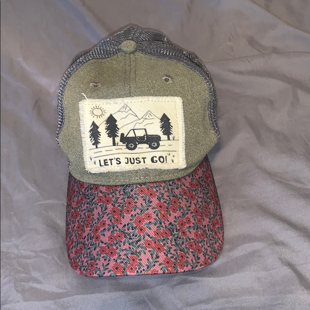 Natural life hat